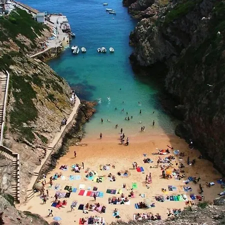 Дом отдыха House In The Historic Area Of Лориньян
