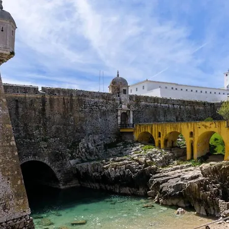 Hébergement de vacances House In The Historic Area Of