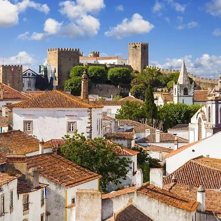 Сasa de vacaciones House In The Historic Area Of *