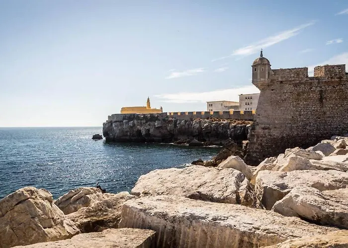 House In The Historic Area Of * 로리냐